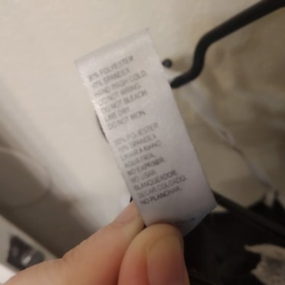 Marilyn Monroe Lace Front-Closure Cross-back Bra - Picture 6 of 6